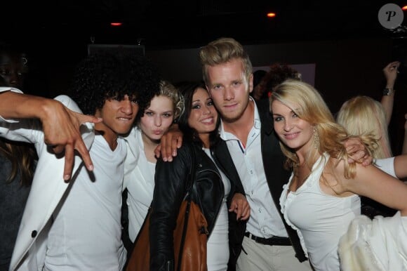 Jamel, Morgane, Emilie, Guillaume et Sonja de Secret Story font la fête au Duplex après la victoire d'Anaïs, samedi 14 septembre 2013 au petit matin.