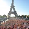 Les 30 000 participantes de la course La Parisienne qui se déroulait à Paris le 15 septembre 2013