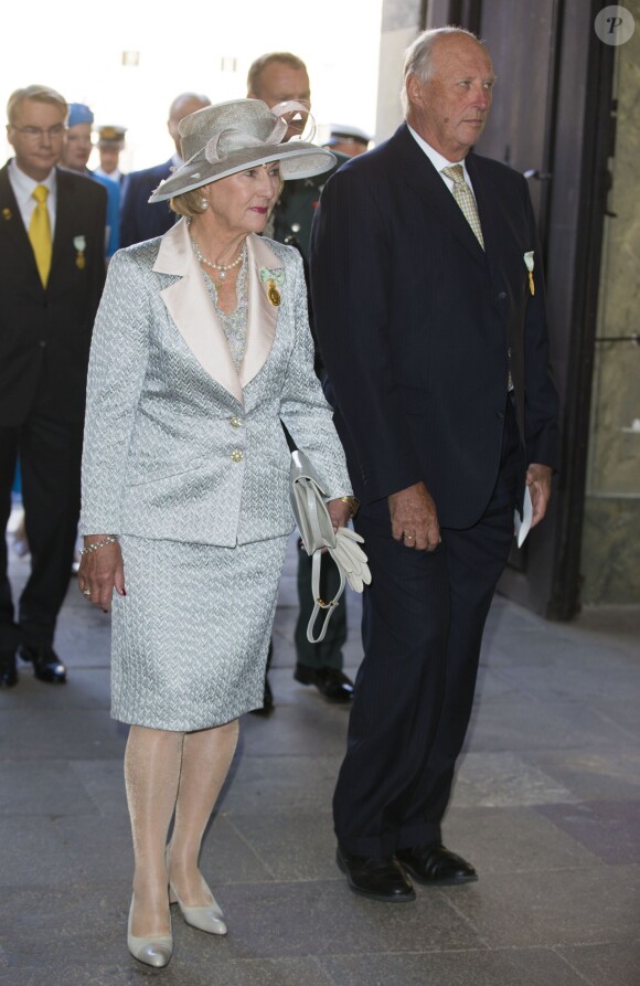 Le roi Harald V et la reine Sonja de Norvège au palais à Stockholm le 15 septembre 2013 pour le Te Deum du jubilé des 40 ans de règne du roi Carl XVI Gustaf de Suède dans la chapelle royale.