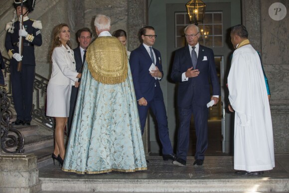La famille royale de Suède à la sortie de la chapelle royale le 15 septembre 2013 après le Te Deum du jubilé des 40 ans de règne du roi Carl XVI Gustaf de Suède dans la chapelle royale.