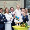 La princesse Estelle de Suède, petite vedette de la famille royale, n'a rien manqué des festivités organisées au palais royal à Stockholm le 15 septembre 2013 pour le jubilé des 40 ans de règne du roi Carl XVI Gustaf de Suède.