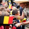 Auprès des écoliers, Mathilde de Belgique fait toujours un tabac ! Le roi Philippe et la reine Mathilde de Belgique effectuaient le 17 septembre 2013 à Mons, chef-lieu de la province du Hainaut, la troisième étape de leur tournée Joyeuses entrées.