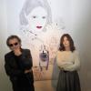 Lou Lesage et Philippe Manœuvre à la soirée The Little Black Bottle à la Galerie Vanessa Quang à Paris, le 18 septembre 2013