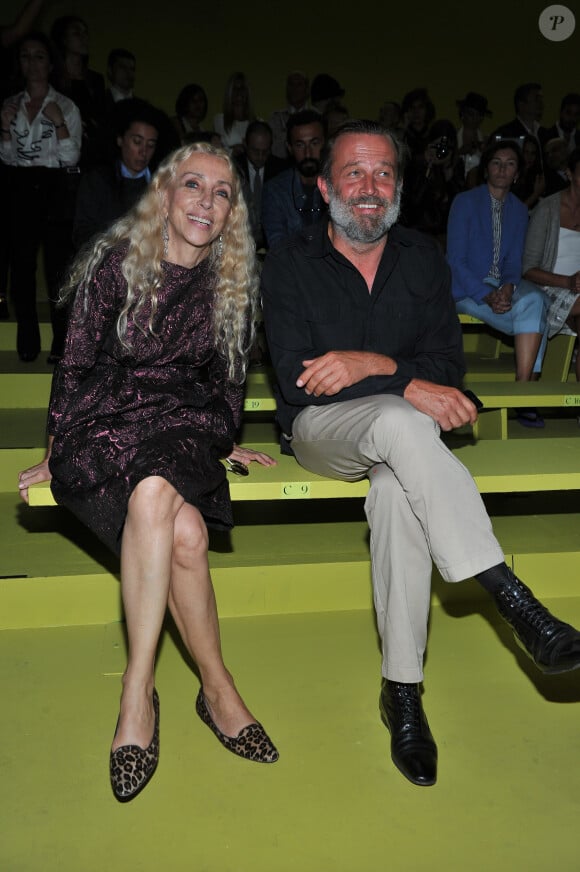Franca Sozzani et Robert Rabensteiner au défilé Versace printemps-été 2014 à Milan, le 20 septembre 2013.