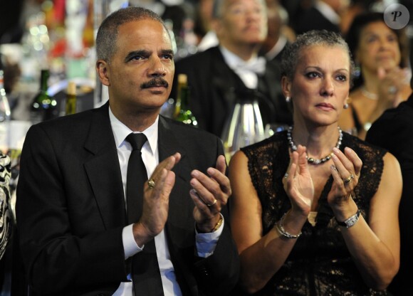 L'avocat général Eric Holder et sa femme le Dr. Sharon Malone lors du dîner de gala du Congressional Black Caucus Foundation le 21 septembre 2013 à Washington
