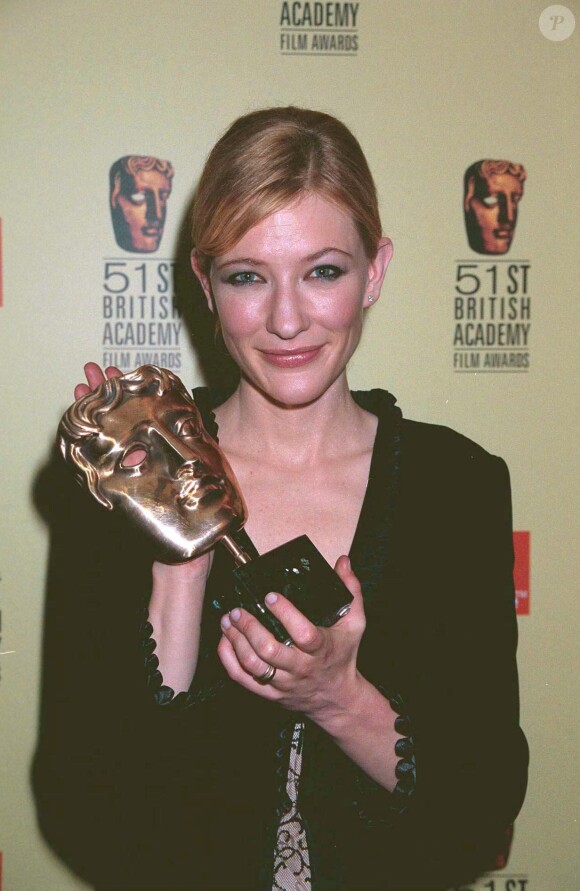 Cate Blanchett lors des Bafta Awards en 1999 à Londres