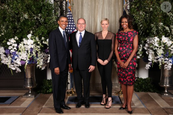 Barack Obama et son épouse Michelle recevant le prince Albert II de Monaco et la princesse Charlene.
