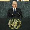 Le prince Albert II de Monaco à la tribune de l'ONU à New York le 24 septembre 2013 lors de la 68e Assemblée générale de l'institution.