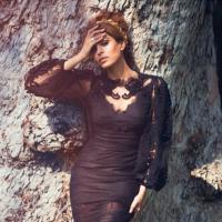 Eva Mendes : Sexy et envoûtante lorsqu'elle joue les tops...