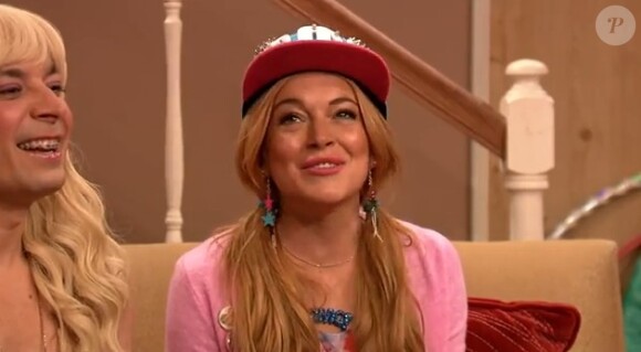 Lindsay Lohan hilarante dans "Ew" au côté de Jimmy Fallon, pour le Last Night With Jimmy Fallon.