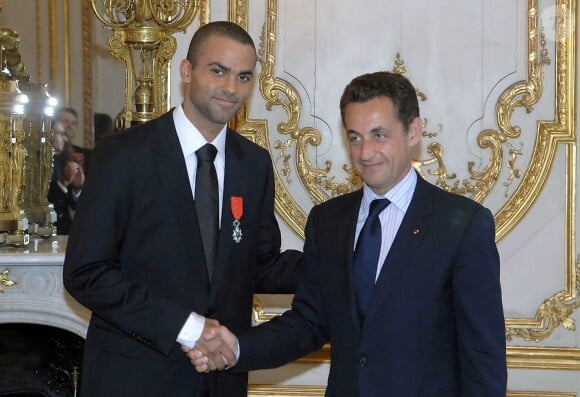Nicolas Sarkozy et Tony Parker à l'Elysée le 28 septembre 2007