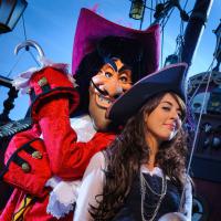 Nolwenn Leroy et Virginie Ledoyen affrontent les méchants à Disneyland