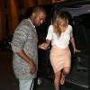 Kanye West, élégant avec sa compagne Kim Kardashian à leur arrivée au Costes pour un dîner en amoureux. Paris, le 30 septembre 2013.
