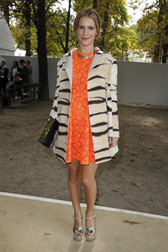 Eugenie Niarchos au défilé de mode "Valentino", collection prêt-à-porter printemps-été 2014, au jardin des Tuileries à Paris. Le 1er octobre 2013.