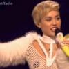 Miley Cyrus a interprété son titre Wrecking Ball dans un ensemble ultra-osé, sur la scène du iHeartRadio Music Festival à Las Vegas, le 21 septembre 2013.