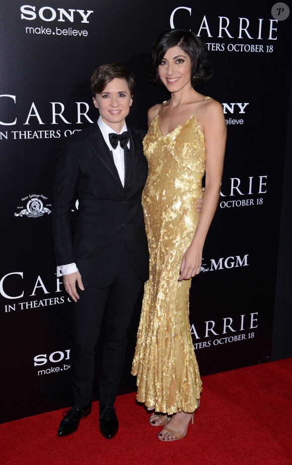 Kimberly Peirce et Evren Savci à l'avant-première mondiale du film Carrie au ArcLight Theatre de Los Angeles, le 7 octobre 2013.