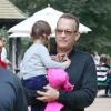 Tom Hanks avec sa petite fille Olivia Jane à Hyde Park, Londres, le 8 octobre 2013.
