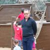 Tom Hanks avec sa petite fille Olivia Jane à Hyde Park, Londres, le 8 octobre 2013.