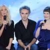 Sandrine Kiberlain, Vincent Delerm et Camille lors de l'enregistrement de l'émission de "Vivement dimanche" à Paris le 9 octobre 2013. Elle sera diffusée le 13 octobre sur France 2