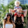 Boris Becker à Miami le 9 avril 2012 avec sa femme Lilly et leur fils Amadeus.