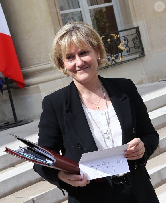 Nadine Morano lors de la sortie du dernier Conseil des minitres au palais de l'Elysée à Paris le 9 mai 2012