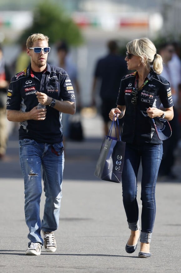 Sebastian Vettel et Britta Roeske dans le paddock du Grand Prix du Japon à Suzuka le 13 octobre 2013