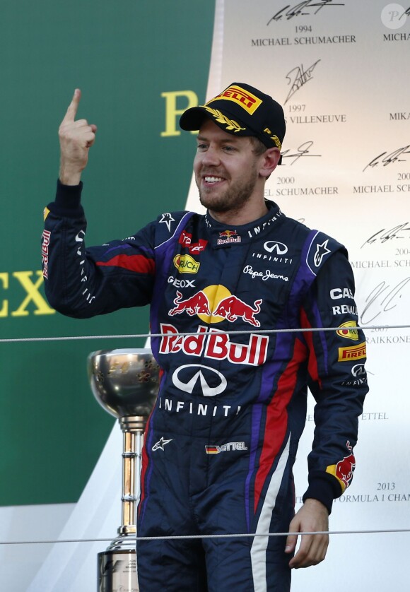 Sebastian Vettel après sa victoire au Grand Prix du Japon à Suzuka le 13 octobre 2013