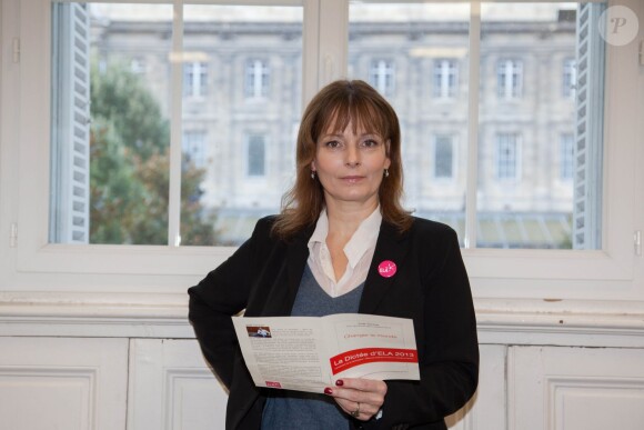 Cécilia Hornus (Plus Belle La Vie) est venue lire la Dictée ELA aux élèves du collège Saint Genes à Bordeaux, le lundi 14 octobre 2013.