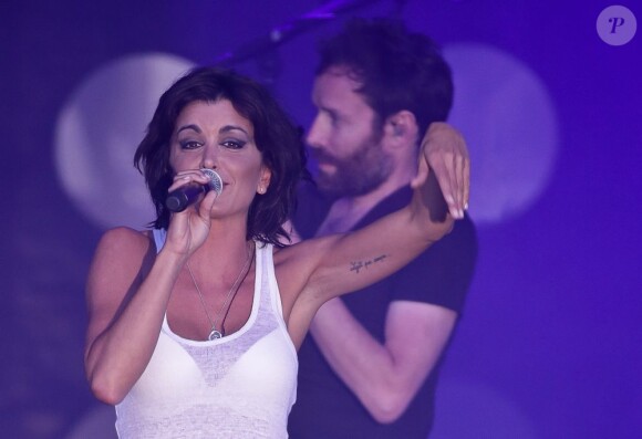 Jenifer à l'hippodrome de Marcq-en-Baroeul, devant plus de 15000 personnes, le 14 juillet 2013