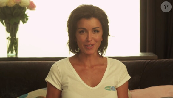 La chanteuse Jenifer présente la campagne Pampers Unicef 2013