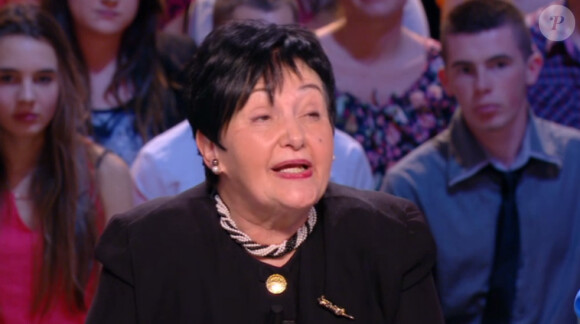 Livia, grand-mère de Nabilla, dans Le Grand Journal d'Antoine de Caunes sur Canal + le vendredi 18 octobre 2013