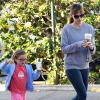Jennifer Garner se balade avec sa fille Seraphina à Los Angeles, le 18 octobre 2013.