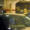 Exclusif - Lewis Hamilton bloqué devant l'hôtel de Londres dans lequel il vient de retrouver son ex Nicole Scherzinger à cause d'un problème de voiture le 15 octobre 2013.