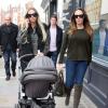 Tamara Ecclestone et sa soeur Petra accompagnées de la petite Lavinia, fille de Petra, à Londres, après un déjeuner famille le 18 octobre 2013