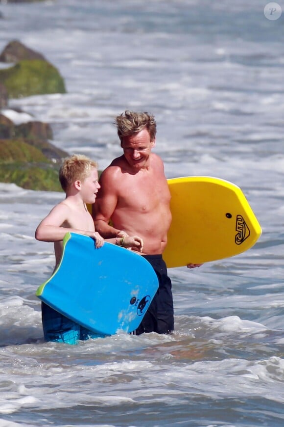 Gordon Ramsay et ses enfants à Malibu, le 21 août 2011