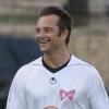 David Hallyday, tout sourire lors d'un match de football caritatif à La Ciotat afin de récolter des fonds pour le petit Yanis âgé de 6 ans et qui souffre d'insuffisance cérébrale et musculaire, le 24 octobre 2013