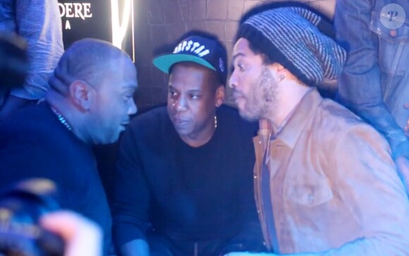 Exclusif - Timbaland, Jay Z et Lenny Kravitz en pleine discussion au Club 79. Paris, le 18 octobre 2013.