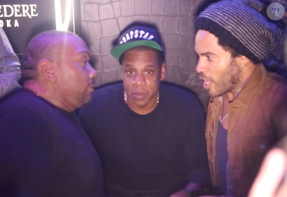 Exclusif - Timbaland, Jay Z et Lenny Kravitz en pleine discussion au Club 79. Paris, le 18 octobre 2013.