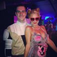 Cooper Hefner et Paris Hilton en Miley pour la grande fête Halloween organisée à la Playboy Mansion, à Los Angeles, le 26 octobre 2013.