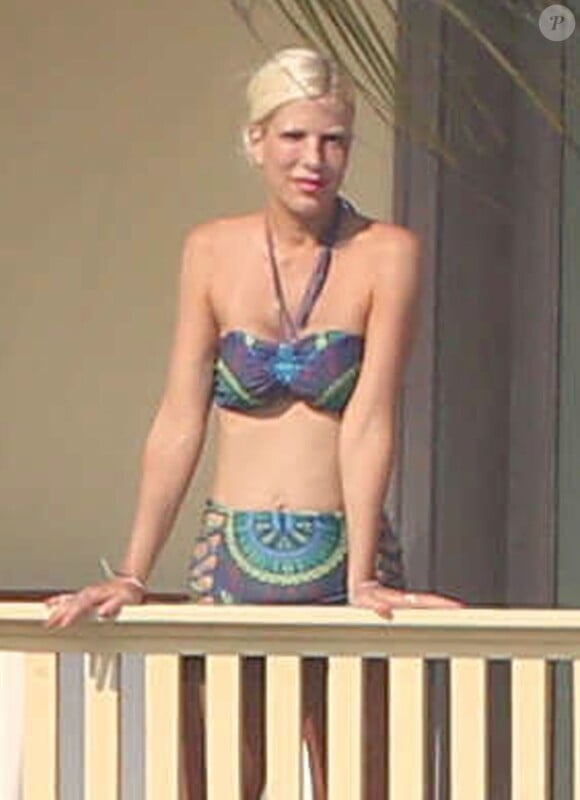 Exclusif - Tori Spelling en vacances à Cabo San Lucas, Mexique, le 18 mai 2013.