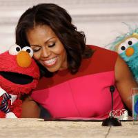 Michelle Obama : Complice avec les Muppets Elmo et Rosita, ses nouvelles recrues