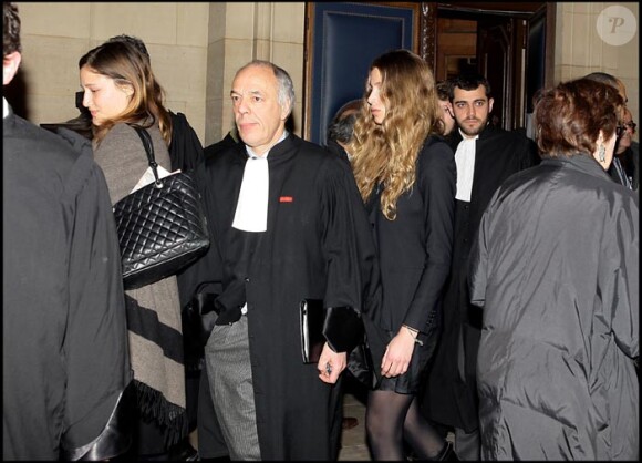 Marie de Villepin accompagne son père Dominique de Villepin au second procès de l'affaire Clearstream en 2010.
