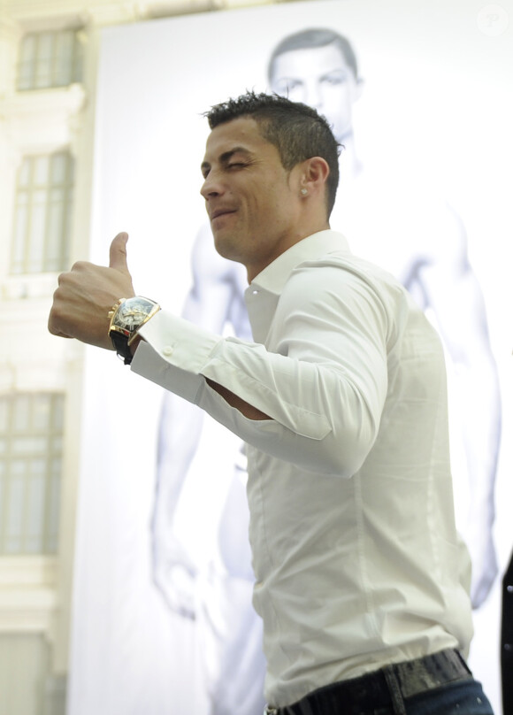 Cristiano Ronaldo fête le lancement de CR7, sa marque de sous-vêtements, au Palacio de Cibeles. Madrid, le 31 octobre 2013.