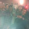 Serge le lama et ses ravisseurs d'un soir dans les rues de Bordeaux, jeudi 31 octobre 2013.