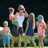 Exclusif - Denise Richards, ses filles Lola et Sam et les enfants de Charlie Sheen Bob et Max au parc a Beverly Hills, le 25 juillet 2013.