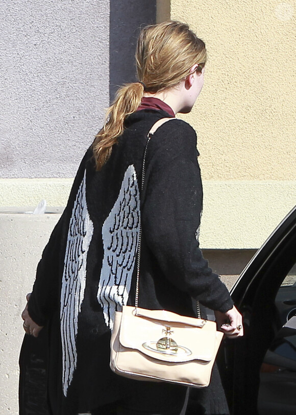 Mischa Barton méconnaissable sans maquillage à Los Angeles le 3 novembre 2013.