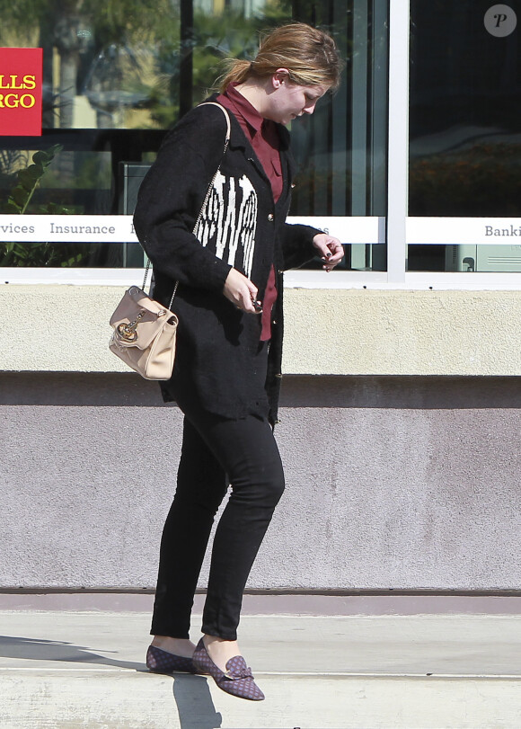 Mischa Barton méconnaissable sans maquillage à Los Angeles le 3 novembre 2013.