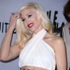 Le même maquillage que Gwen Stefani : on copieses boucles rétro et glamour