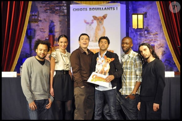 Fabrice Eboué, Amelle Chahbi, Yacine, Jamel Debbouze, Thomas Ngijol et Dedo, héros du Jamel Comedy Club - Paris le 1er mars 2009