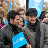 Mélissa Theuriau et Jamel Debbouze soutiennent l'Operation 'Poussettes Vides' au profit de L'Unicef à Paris dans les Jardins du Trocadéro le 18 novembre 2012